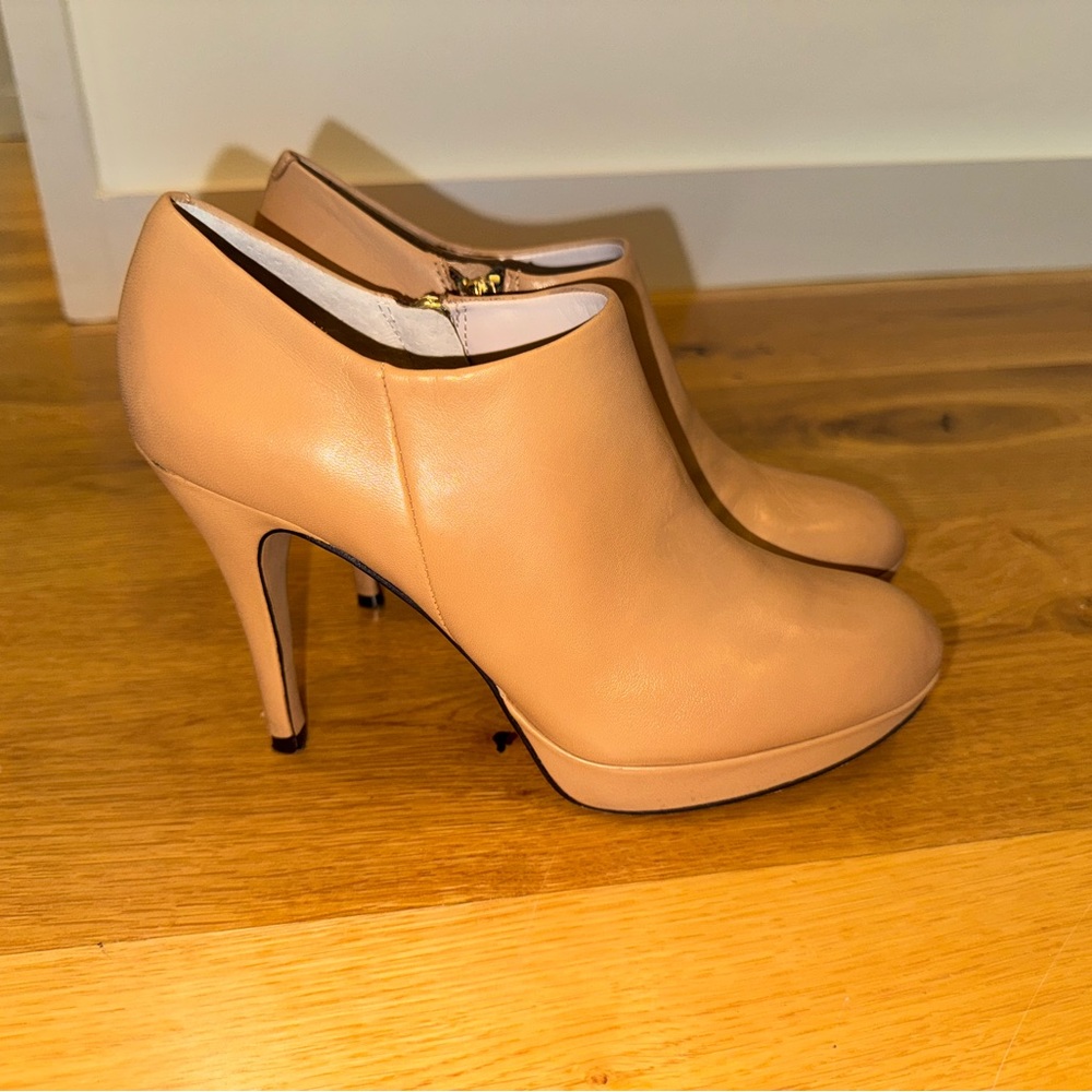 Vince Camuto Elvin Caramel Leather Booties